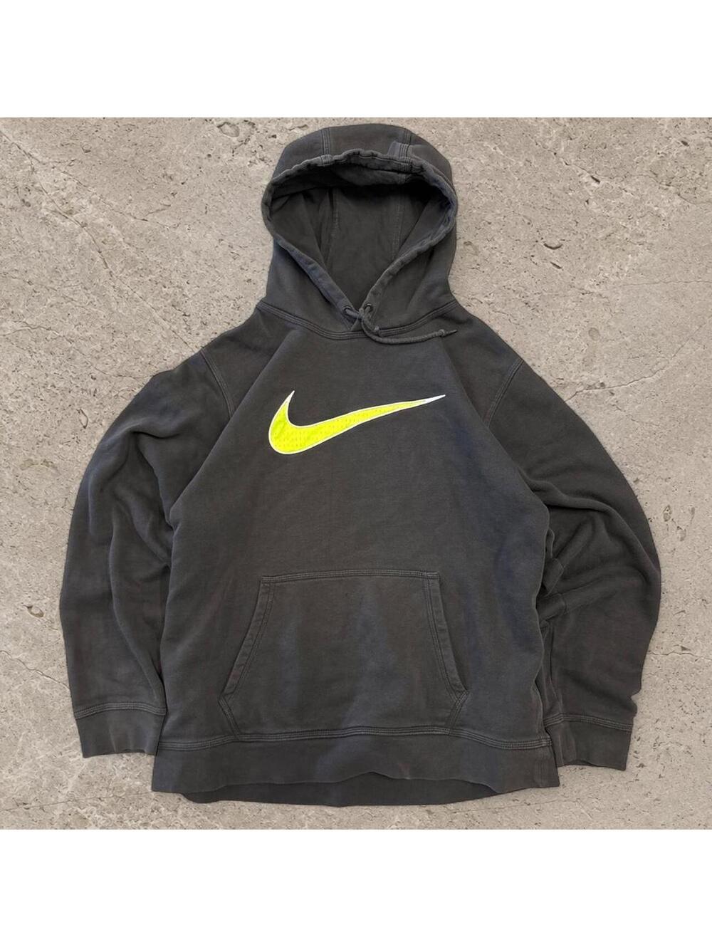 Beautiful vintage Y2K Nike center swoosh cotton hoodie.